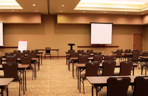 Kingman House | Scenic Road Trip Stop: Comfy Suite with Free Breakfast, Pool | 2 Units