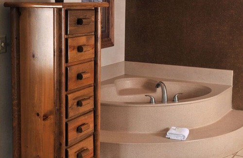 St. Joseph House | Theme Suite in Historic St. Joseph, Whirlpool, Stoney Creek | 4 Units