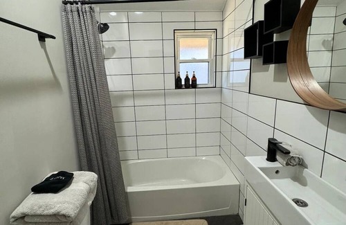 Simpsonville House | Downtown Bungalow with king ensuite, coffee station, laundry, & wifi,