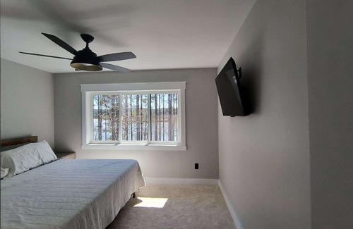 Granite Falls House | Coveside Drive - Beautiful Lakefront Home!