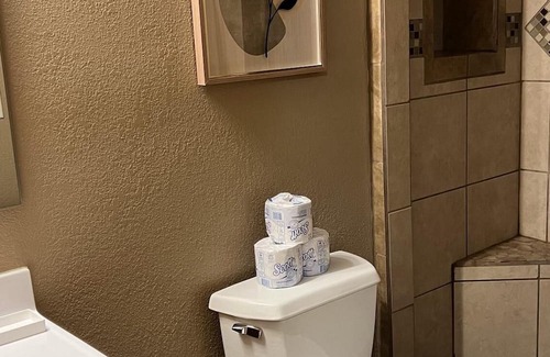 Box Elder House | Clean & spacious home perfect for families! 10 minutes from Rapid City!