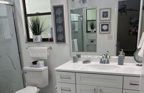 Mandarin House | Newly Renovated Beautiful Home 2minutes from St.Johns River and Public Parks