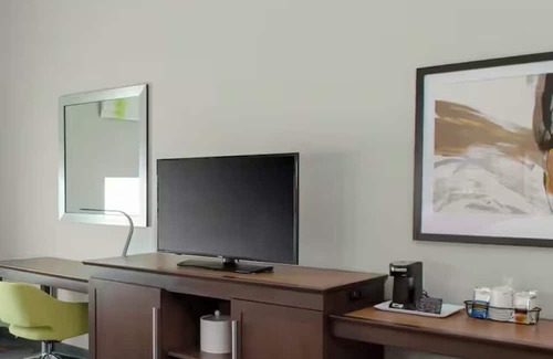 Columbus House | Business & Pleasure Hub | Free WiFi | Minutes from Downtown | Free Hot Breakfast