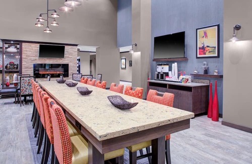 Columbus House | 2 Units with Saltwater Pool | Free Breakfast | EV Charging | Near Casino