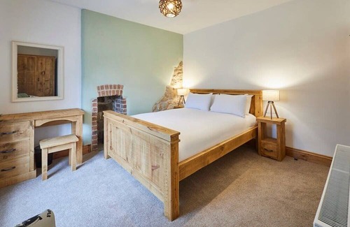 Pickering House | Host & Stay | Badger Cottage