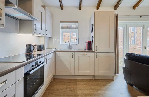 Hunmanby House | Host & Stay | Jubilee Close