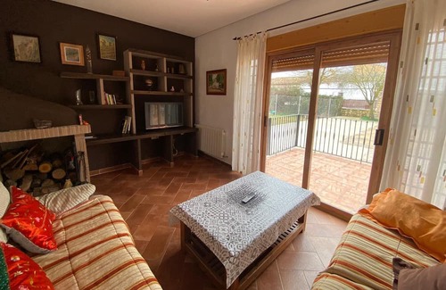 Cuenca Ski Chalet | Chalet con Barbacoa y Jacuzzi Para Disfrutar en Familia a 5 Minutos de Cuenca