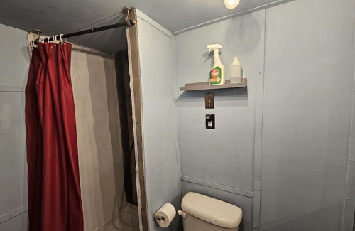 Bucks Apartment | TinyHome for One in a Quiet, Rural Setting near Mobile and Atmore