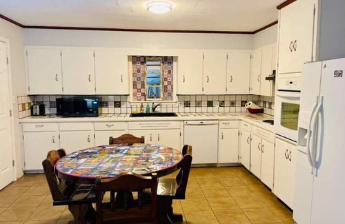 Batesville House | A Peaceful Getaway for your home away from home