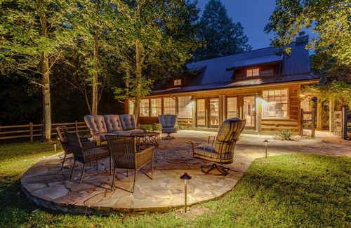 Fairview Cabin | Whispering Woods Lodge: 3BR*Pool Table*7 Acres*