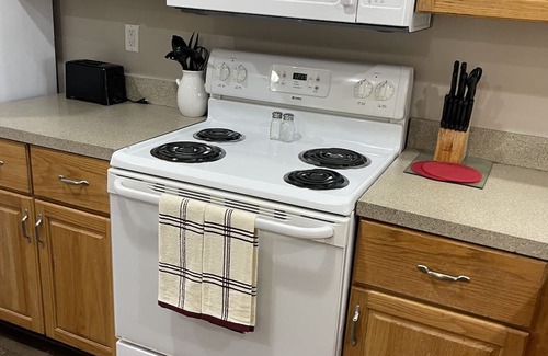 Hemingway Village Apartment | Darling Dublin Furnished Apt!