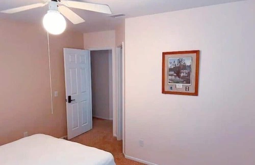 Estates at Canyon Crest House | Nice Private Room 2 Riverside