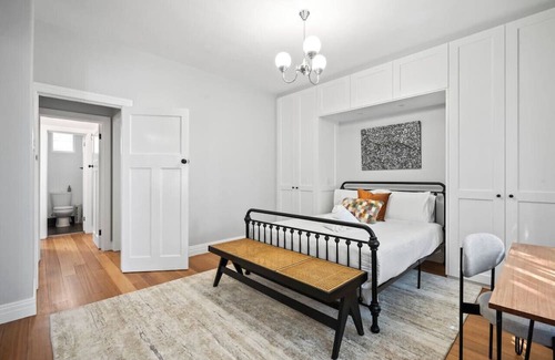 St. Kilda East Apartment | Saint Kilda Sanctuary - complementary car park