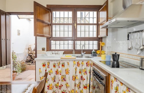 Zafarraya Cottage | Cubo's La Casa de Tita Elvira Family 16 PAX / community pool / adapted bathroom / free wifi