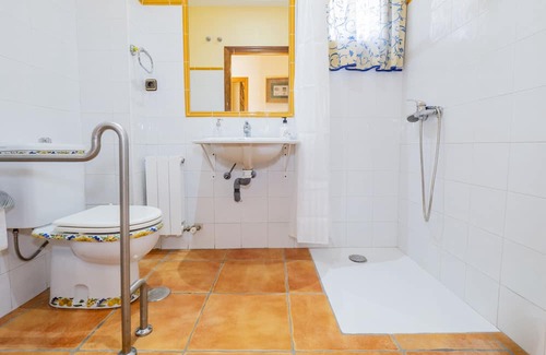 Zafarraya Cottage | Cubo's La Casa de Tita Elvira Family 16 PAX / community pool / adapted bathroom / free wifi