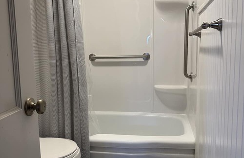 Ozark House | Bluebird Bungalow - Cute home in the heart of downtown Ozark!