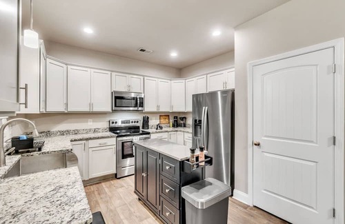 Anderson House | Charming Townhome near Downtown Anderson