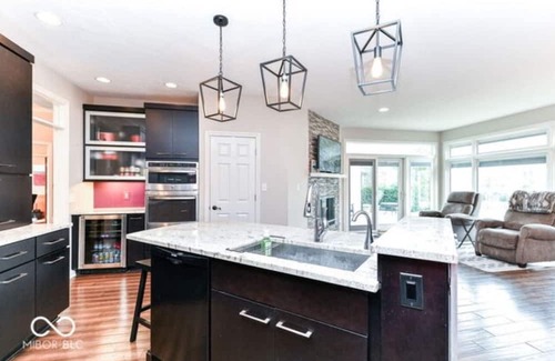 Carmel House | Large four bedroom house with pool and outdoor kitchen near Grand Park