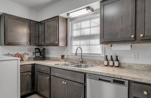 Lexington House | DWNTN Lex - 3bd/2ba - Lounge & Patio - Near Keeneland, UK, & KY Bourbon Trail!