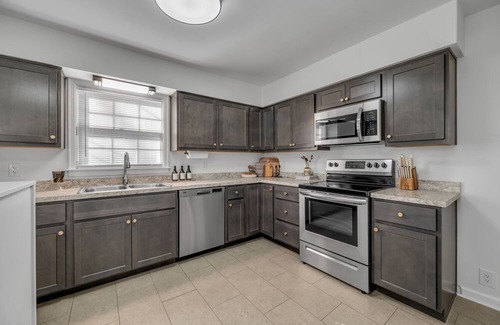 Lexington House | DWNTN Lex - 3bd/2ba - Lounge & Patio - Near Keeneland, UK, & KY Bourbon Trail!