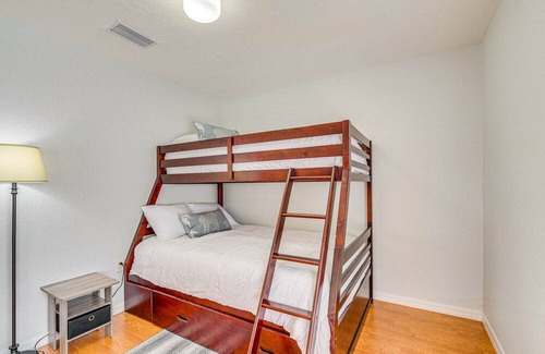 Dunnellon House | Dunnellon Home w/ Lanai - Close to Hikes!