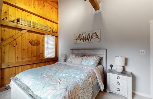 Apex House | Spacious house w/ decks, hot tubs, firepits, water views & luxurious furnishings