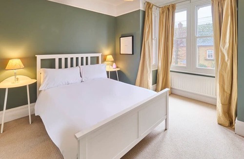 Canterbury Villa | Host & Stay | Roper Villa