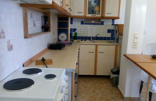 Evdilos House | Bella Vista GuesthousenCosy studio apt. w/sea view, front yard,10' to Evdilos