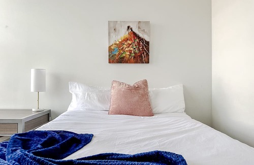 Downtown Springfield Apartment | Sleepover: Ideal 1BD/1BA - Downtown Springfield