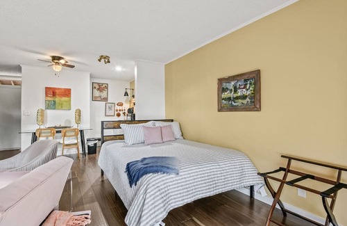 Diamondhead Condo | Luxury Diamonhead studio - walk to pool tennis/pickle ball, club restaurant