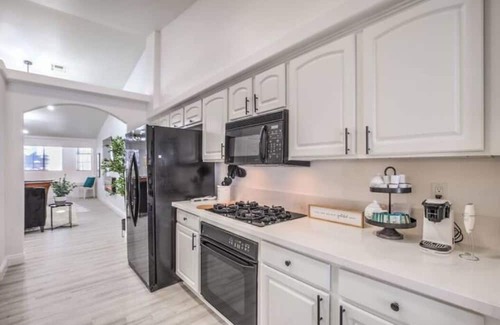 Mission Hills House | Desert Oasis - Pool, Spa, Minutes to LV Strip!