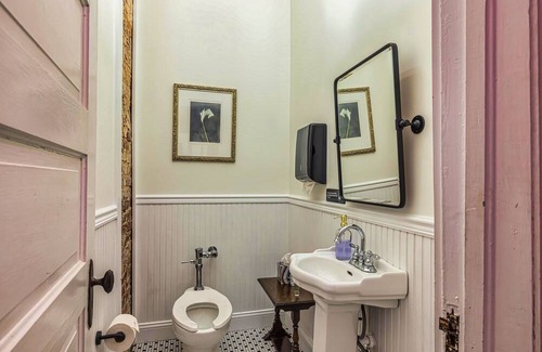 Senoia House | Welcome to the Famous, Award Winning VERANDA HISTORIC INN Senoia, GA