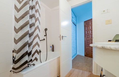 Mezquitilla Apartment | Cubo's Estudio Pepa Luna Algarrobo Beach / air conditioning / community pool / close to beach