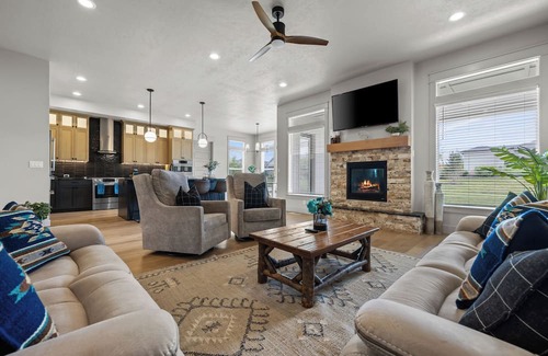 Nampa House | *Large* Nampa Family Home, Relocation, Corporate,