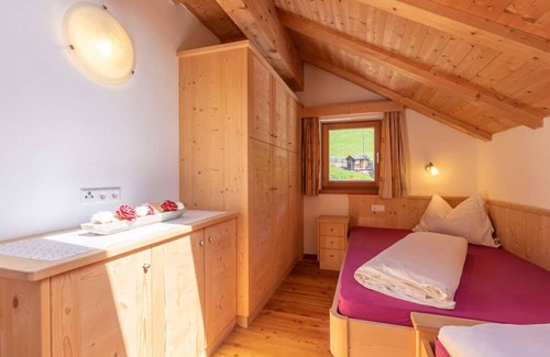 San Martino in Badia Apartment | Apartment in St.martin in thurn