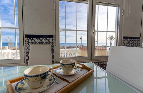 Arenales del Sol Apartment | Rentafive - Primera Línea - Arenales - Casa Pilar