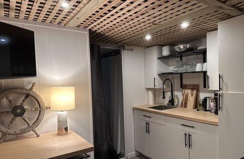 Hendricks and Venice Isles Boat Rental | Houseboat off Las Olas! 5 mins from the beach