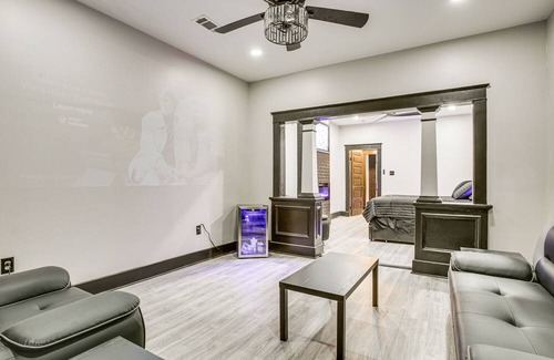 Saint Claude House | New Orleans Duplex: 2 Mi to Bourbon Street!