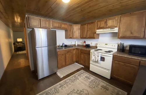 Washington Apartment | Pet friendly Studio Apartment on quiet street with extra large parking garage!