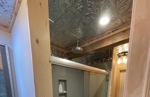 Sycamore Cabin | Cabin on the plains