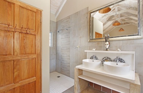 Calypso Beach House | Blue Lagoon 2 - Two Bedroom House, Sleeps 4