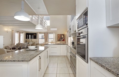 Calypso Beach House | Blue Lagoon 2 - Two Bedroom House, Sleeps 4