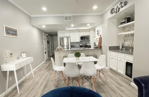 Fountain Valley Condo | Disney Den - 7 Miles From Disneyland and Beach Pet-Friendly! AC Washer and Dryer