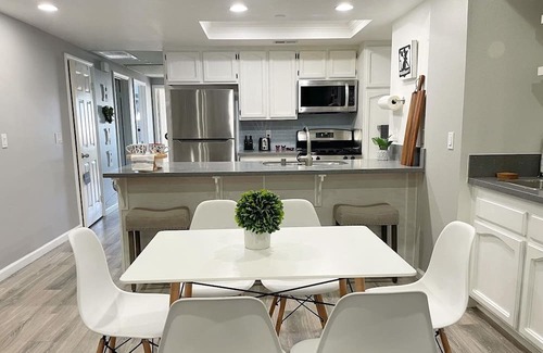 Fountain Valley Condo | Disney Den - 7 Miles From Disneyland and Beach Pet-Friendly! AC Washer and Dryer