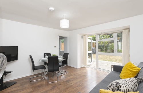 Shephall House | Lovely Home in Hydean Way Stevenage