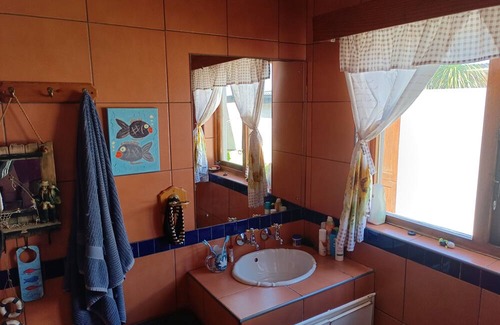 Gouritz House | Quaint Pet-Friendly Family Retreat: Just Steps Away from the Stunning Ocean