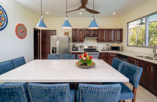 Portalon House | Luxury 3 Suites-Ocean Views-Privacy-Sleeps 10