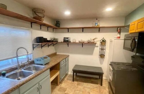 Grand Forks House | Ells Eccentric Bungalow - Near Downtown