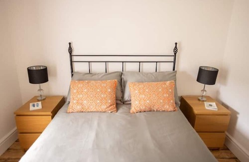 Snowdonia National Park Cottage | Fabulous hot tub cottage with Snowdon views!