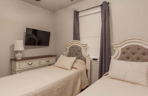 Starkville Condo | Game Day! .5M to Stadium The Peabody-236